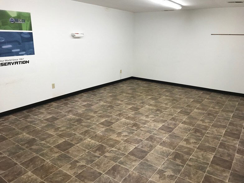 More Photos Of 1502 12th St SW, Canton Warehouse For Lease