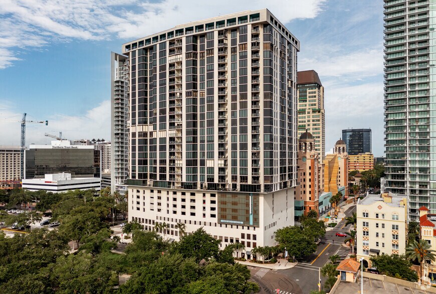 More Photos Of 1 SE Beach Dr, Saint Petersburg Office For Lease