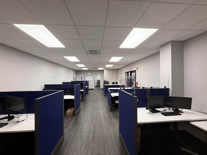 More Photos Of 555 N Line St, Columbia City Manufacturing For Lease