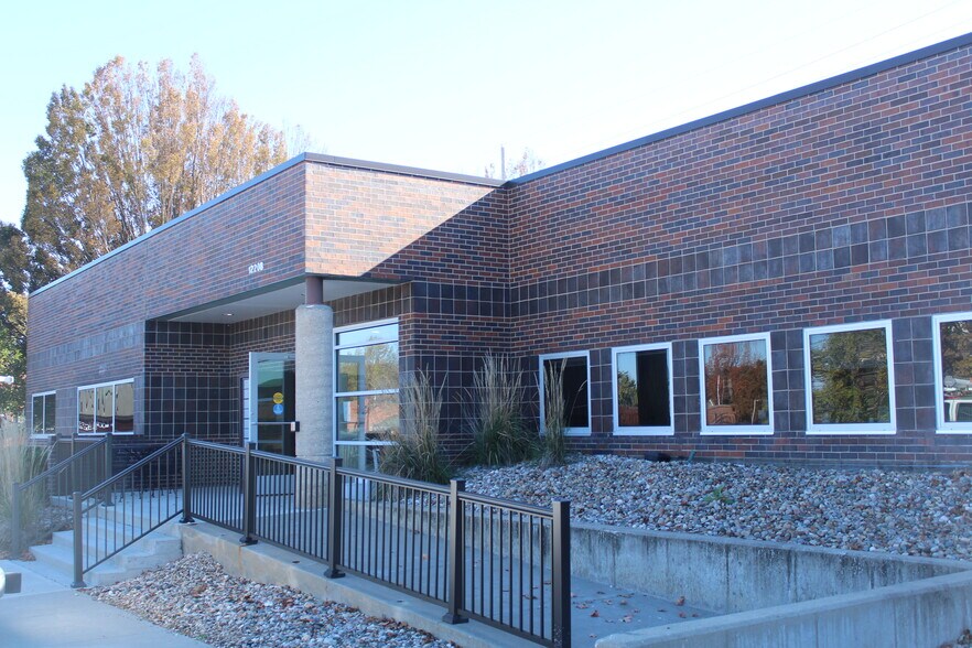 More Photos Of 12208-12210 W 87th Street Pky, Lenexa Medical For Lease