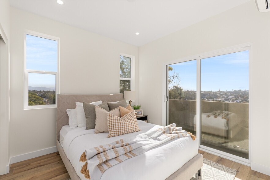 More Photos Of 6283 Lorca Dr, San Diego Apartments For Sale