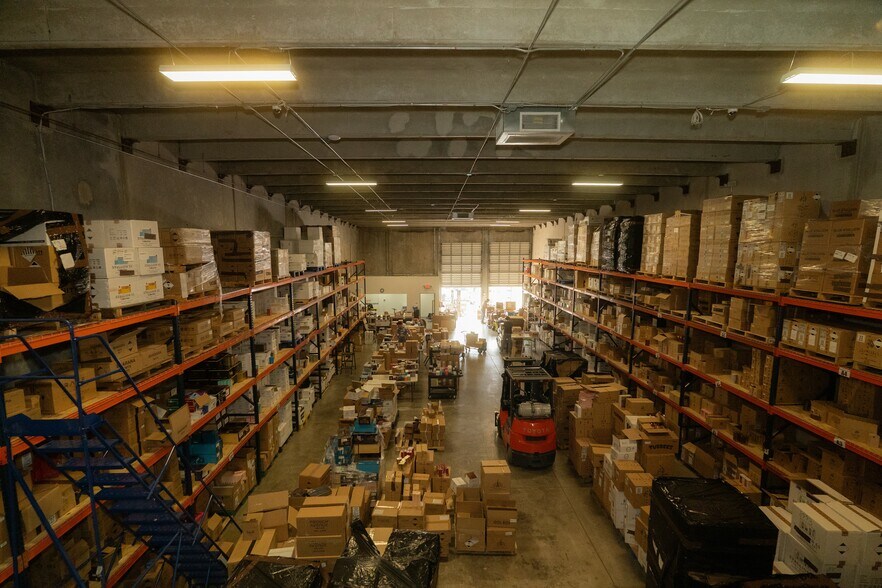 More Photos Of 7851-7863 NW 46th St, Doral Warehouse For Sale