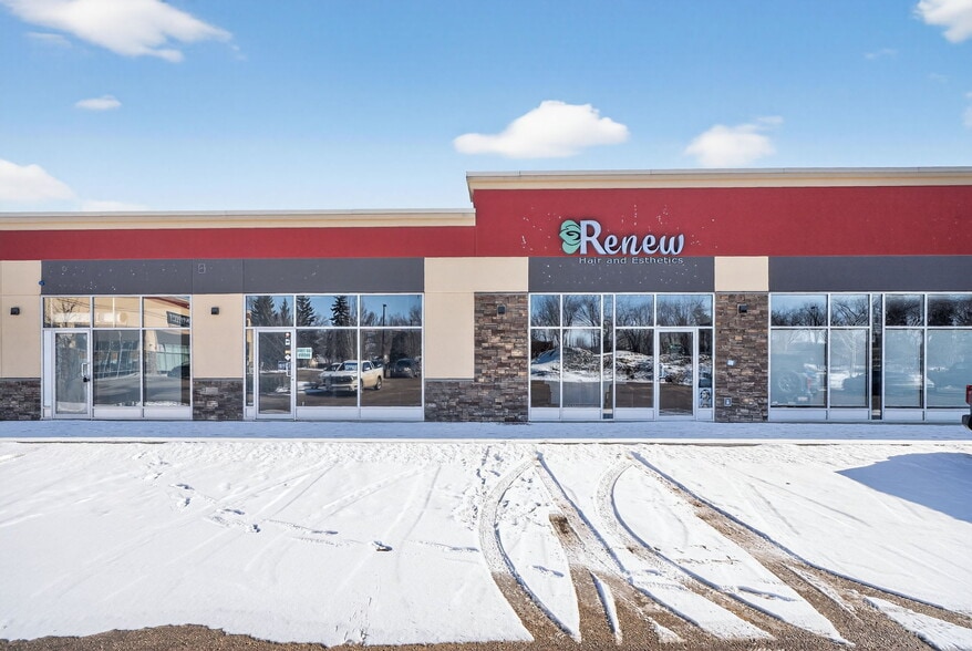 More Photos Of 10451 99 Ave, Fort Saskatchewan Storefront For Sale