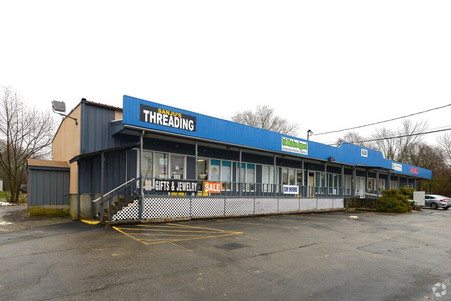 Primary Photo Of 628 Metacom Ave, Warren Storefront For Sale