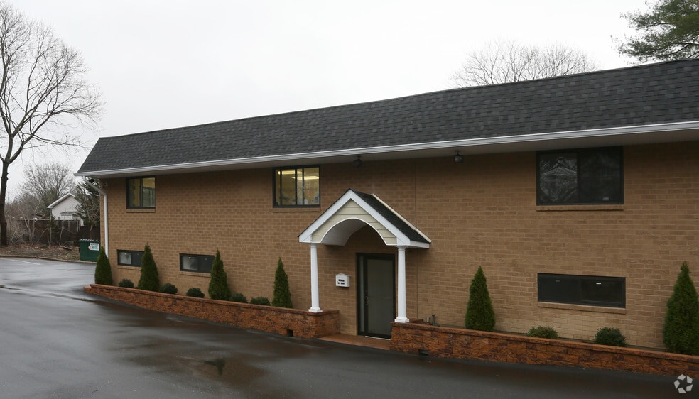 More Photos Of 205 Smithtown Blvd, Nesconset Office For Sale