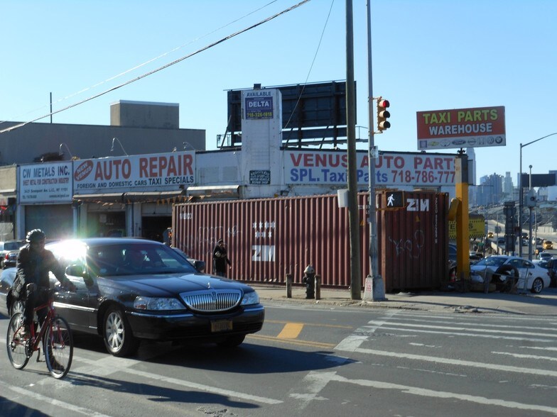More Photos Of 3421 Greenpoint Ave, Long Island City Service For Lease