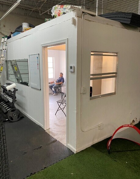 More Photos Of 1360 NW 65th Ave, Plantation Warehouse For Lease