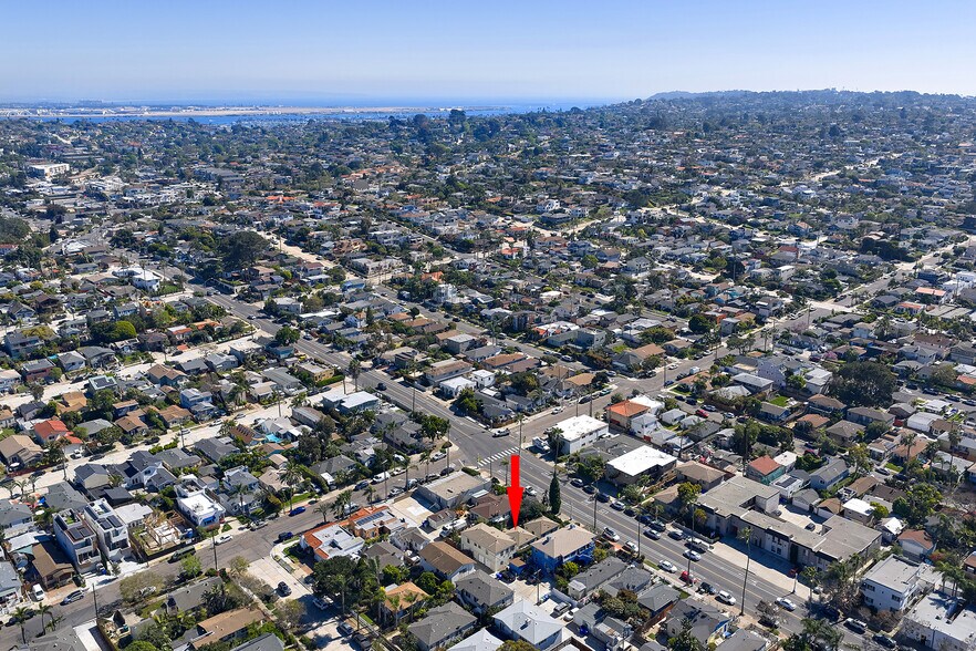 More Photos Of 4618 Voltaire St, San Diego Multifamily For Sale