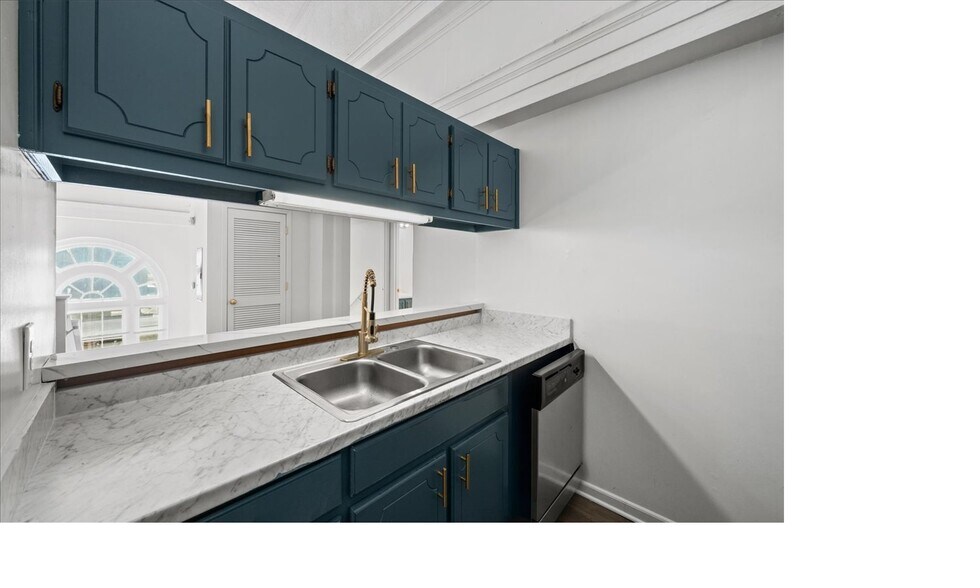 More Photos Of 835 S Main St, Greenwood Apartments For Sale