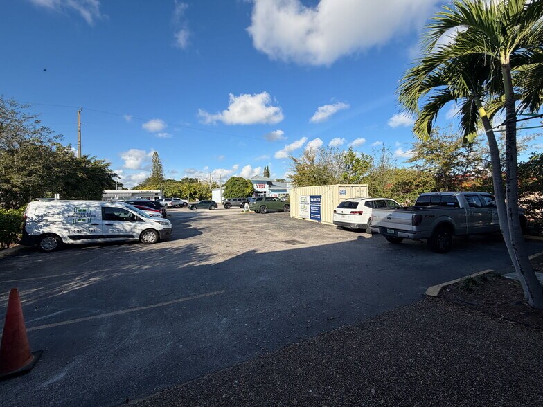 More Photos Of 5908 Johnson St, Hollywood Light Manufacturing For Sale