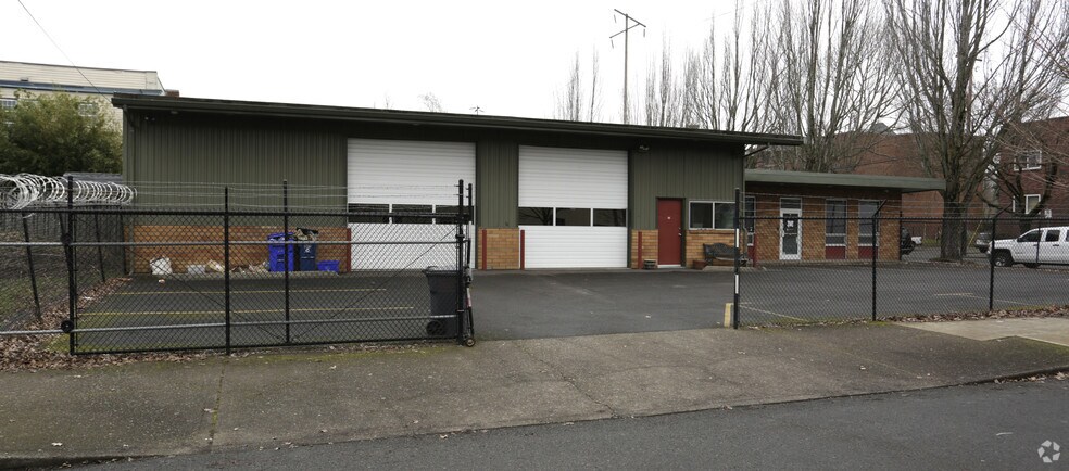 More Photos Of 2323 N Williams Ave, Portland Warehouse For Sale