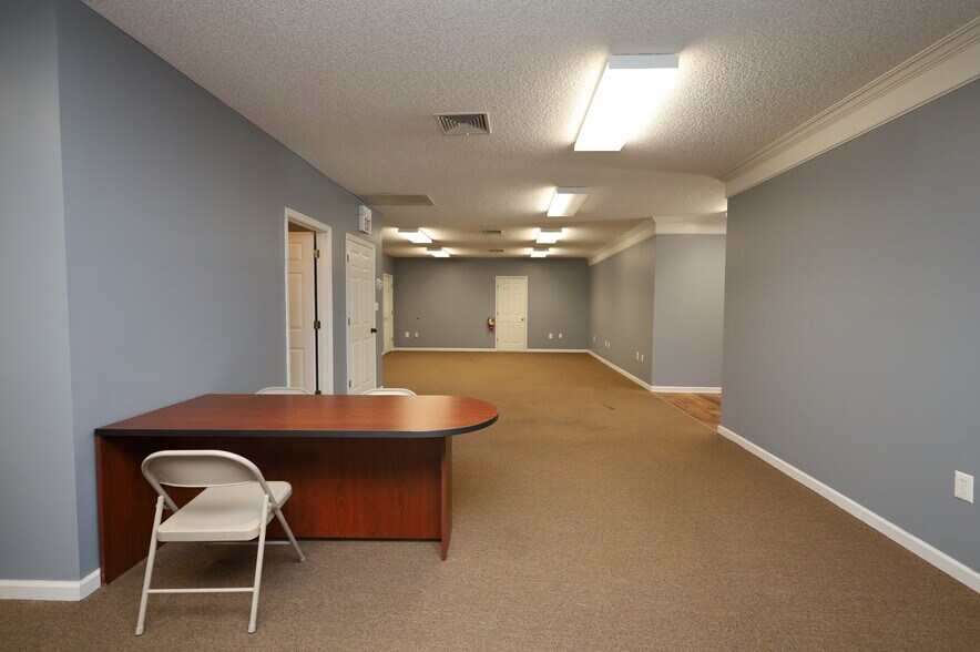 More Photos Of 3470 N Valdosta Rd, Valdosta Office For Lease