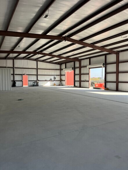 More Photos Of 8110 Old Hwy 81, Temple Industrial For Lease