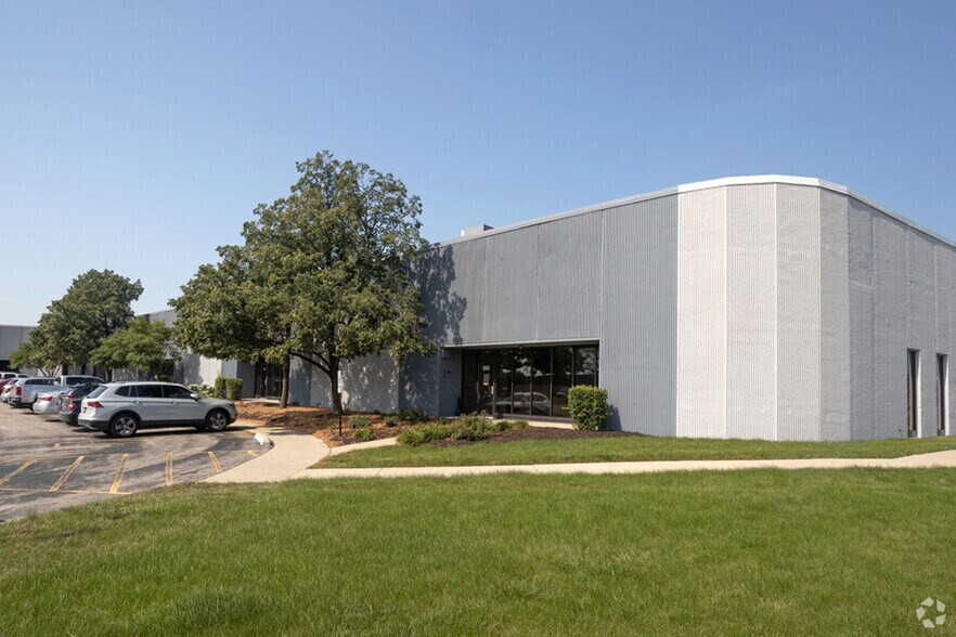 More Photos Of 890 Supreme Dr, Bensenville Warehouse For Lease