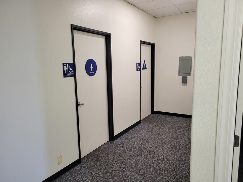 More Photos Of 321 San Felipe Rd, Hollister Medical For Lease