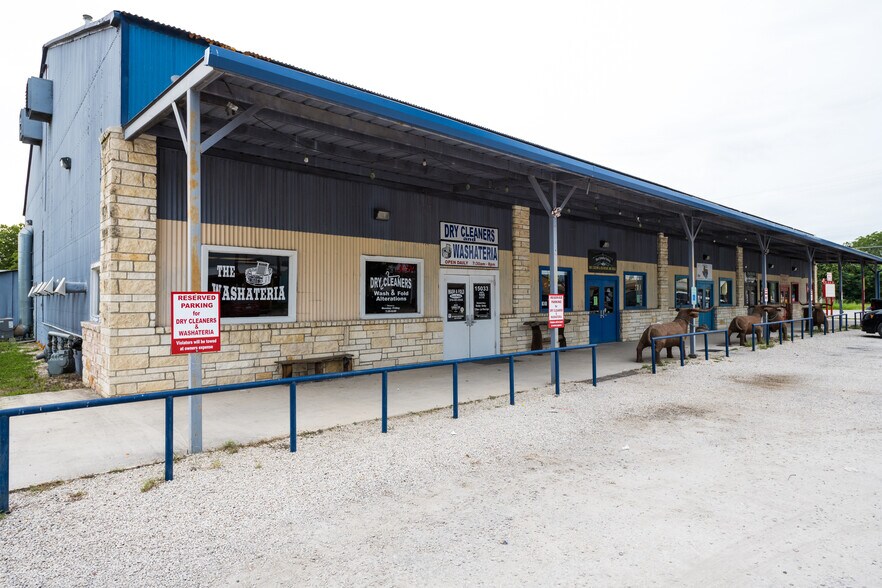 More Photos Of 15033 Main St, Lytle Storefront For Lease