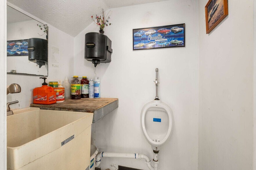 More Photos Of 456 Lakewood Park Rd, Beechgrove General Retail For Sale