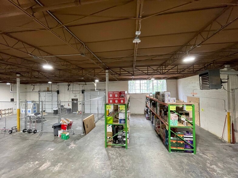 More Photos Of 1151 Chattahoochee Ave NW, Atlanta Storefront For Sale