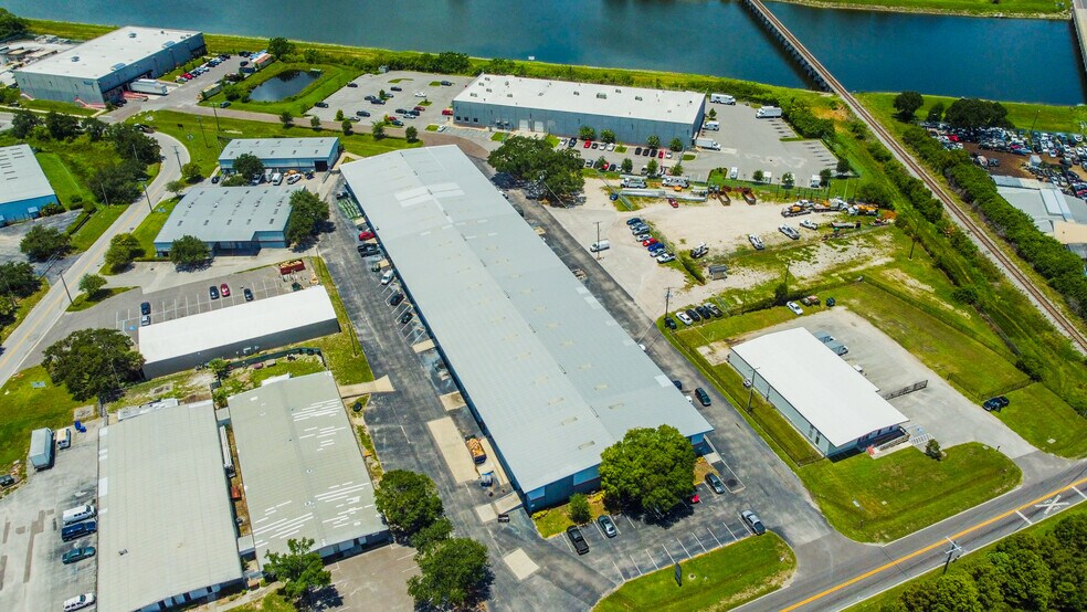 More Photos Of 2254-2256 Massaro Blvd, Tampa Warehouse For Lease