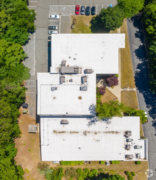 More Photos Of 19 Crosby Dr, Bedford Unknown For Lease