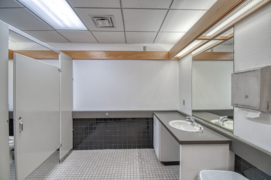 More Photos Of 3280 Marshall Ave, Norman Office For Sale