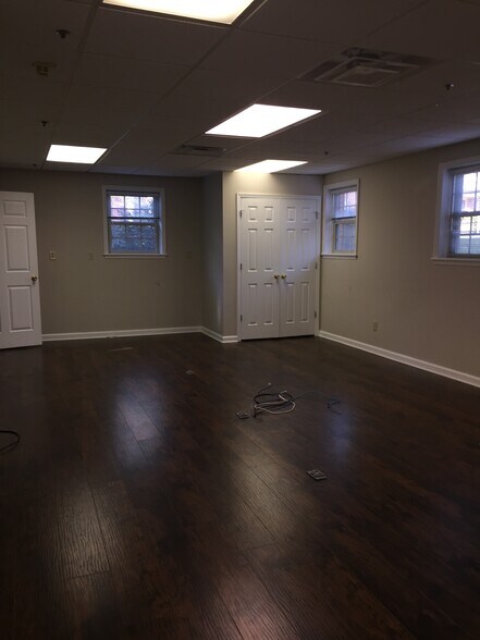 More Photos Of 1111 Cambridge Sq, Alpharetta Office Residential For Sale