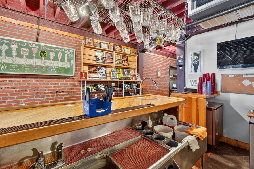 More Photos Of 615 S 1st Ave, Pocatello Restaurant For Sale