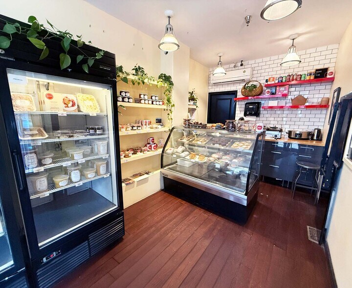 More Photos Of 2053 Gottingen St, Halifax Storefront For Sale