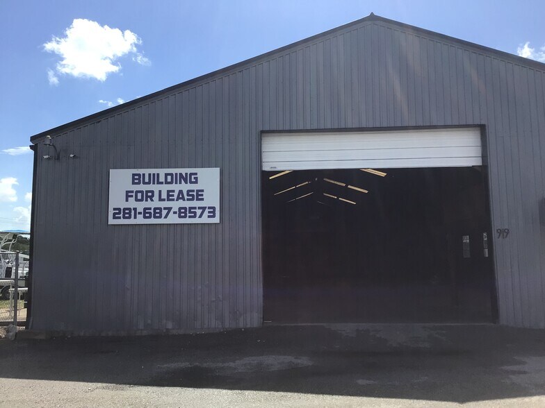 More Photos Of 921 Lawrence Rd, Kemah Industrial For Sale