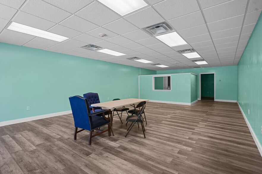 More Photos Of 40-82 N Main St, Pascoag Unknown For Lease