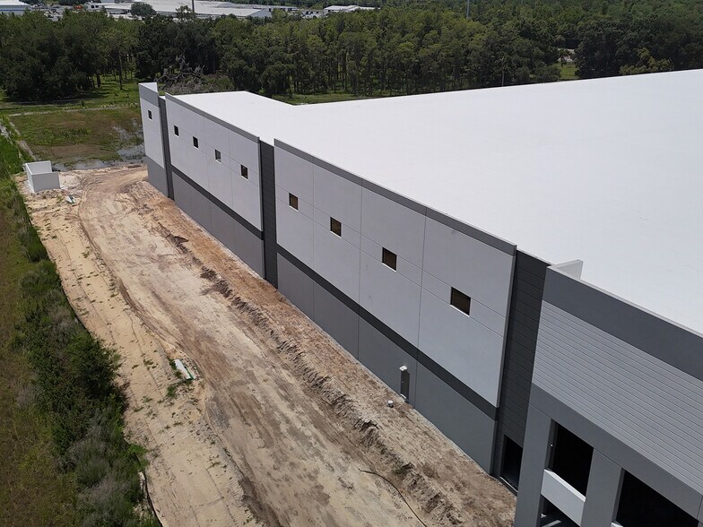 More Photos Of 8515 FL-33, Lakeland Distribution For Lease