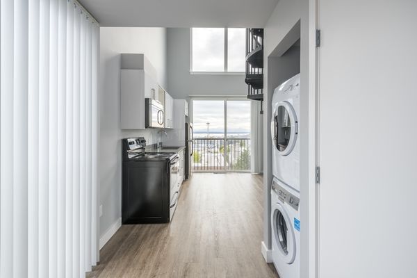 More Photos Of 215 Boylston Ave E, Seattle Apartments For Sale