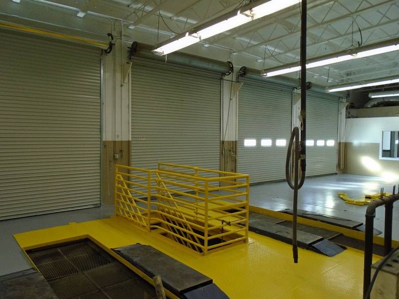 More Photos Of 202 E Palmdale Blvd, Palmdale Auto Repair For Lease