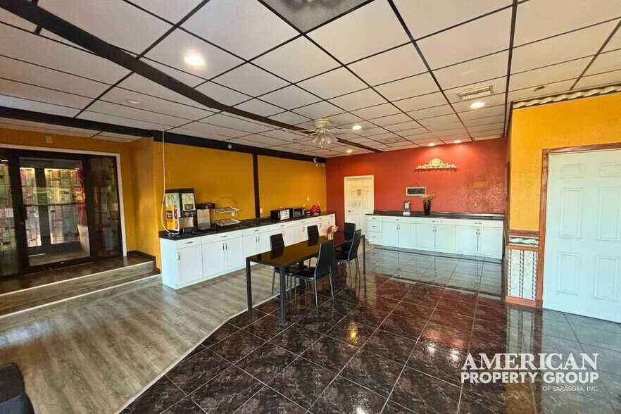 More Photos Of 14000 Tamiami Trl, North Port Hotel For Sale