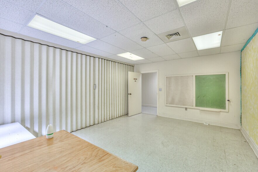 More Photos Of 228 S Military Ave, Lawrenceburg Religious Facility For Sale