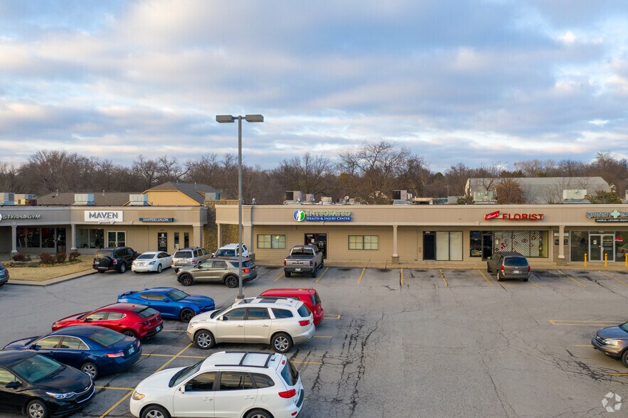 69156971 E 71st St, Tulsa, OK 74133 Retail For Lease