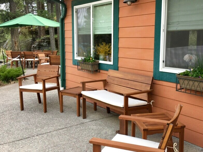 More Photos Of 7951 Hwy 35, Bigfork Restaurant For Sale