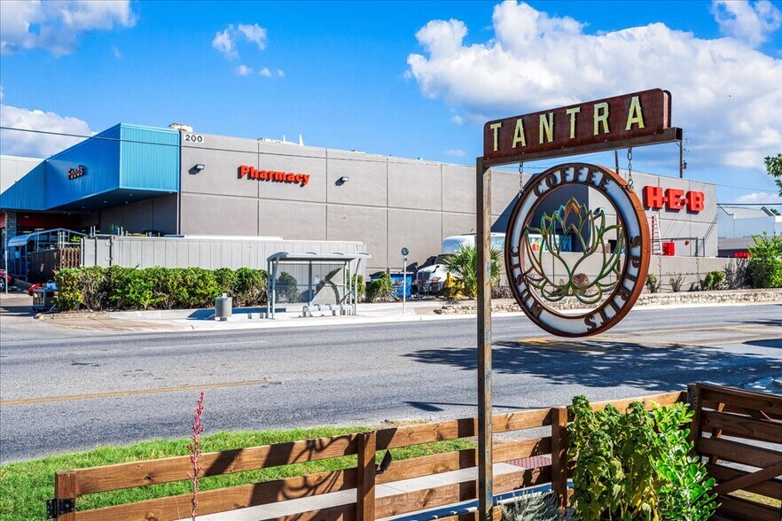 More Photos Of 217 W Hopkins St, San Marcos Restaurant For Sale