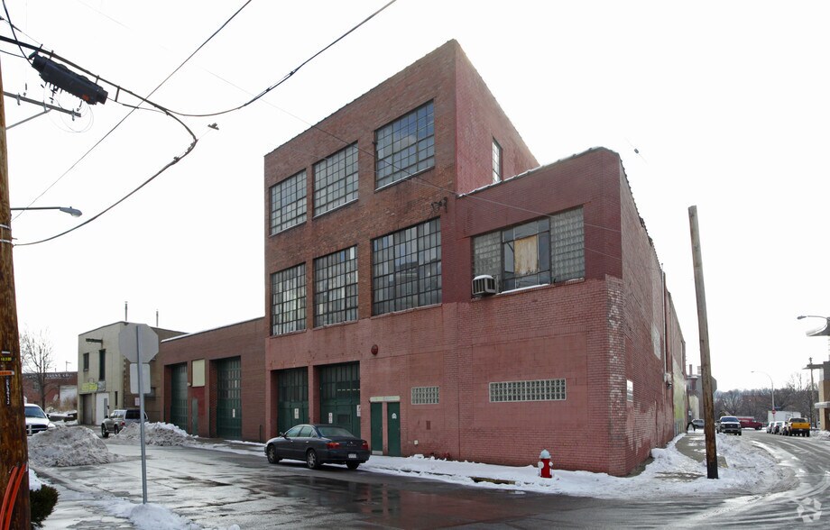 More Photos Of 204 Auburn St, Pittsburgh Manufacturing For Lease