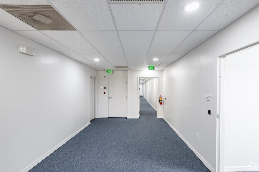 More Photos Of 2401 1st St, Fort Myers Office Residential For Sale