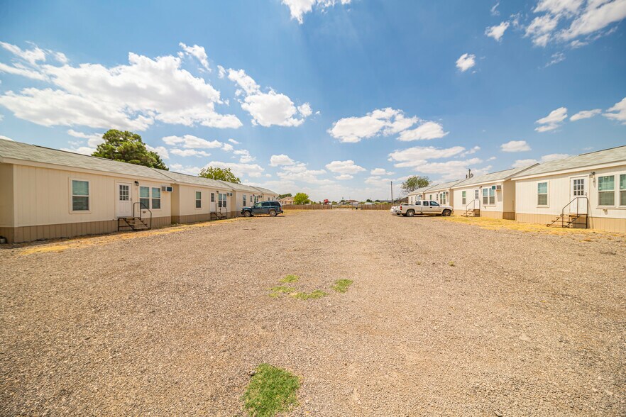 More Photos Of 4301 S County Road 1135, Midland Specialty For Sale