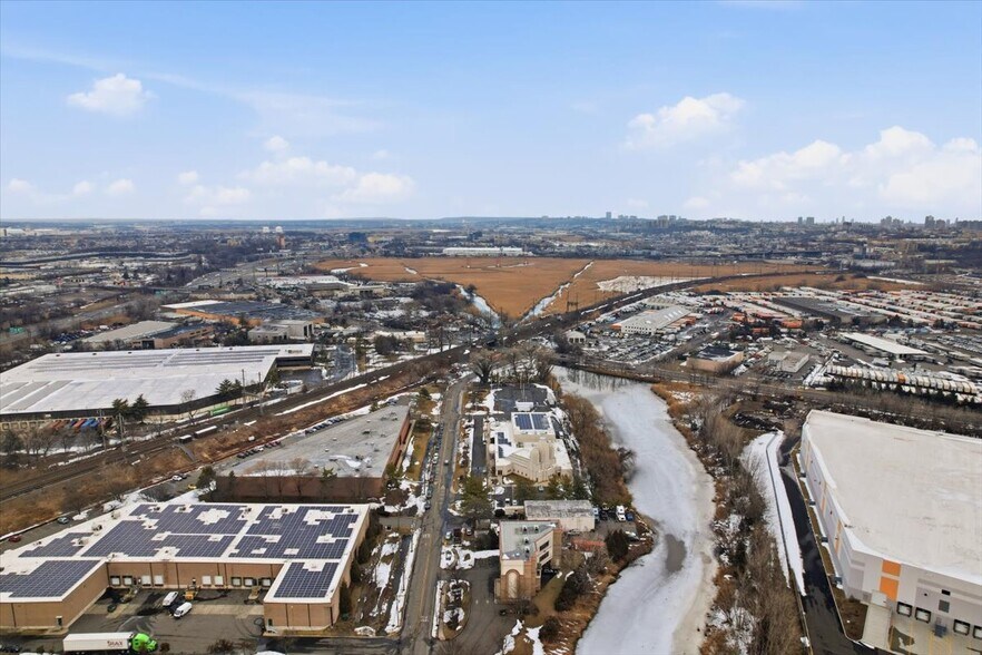 More Photos Of 300 Penhorn Ave, Secaucus Office For Lease