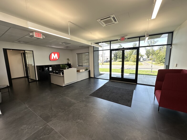 More Photos Of 651 N Michigan Ave, Kenilworth Service For Lease
