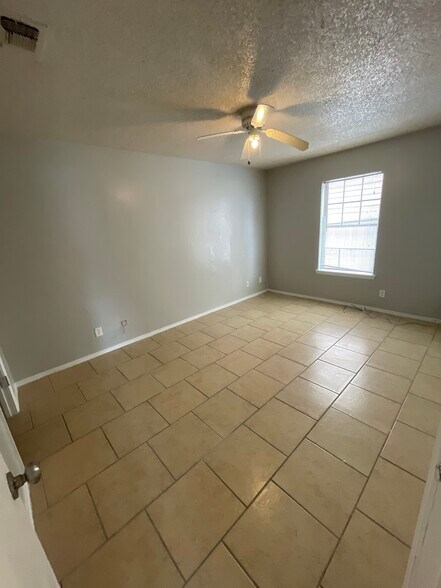 More Photos Of 1308 N Carol Ave, Monahans Apartments For Sale