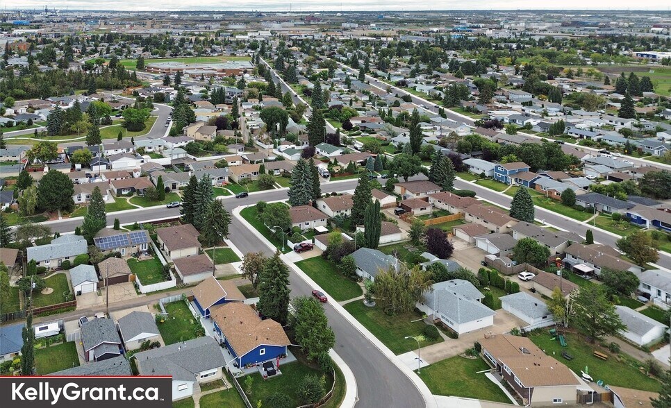 More Photos Of 9657 68A St NW, Edmonton Multifamily For Sale