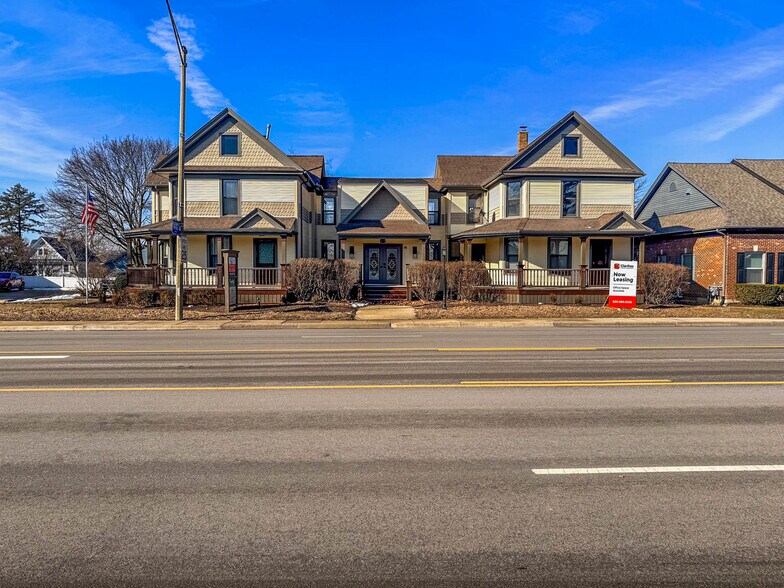 More Photos Of 121 N Washington St, Naperville Medical For Lease