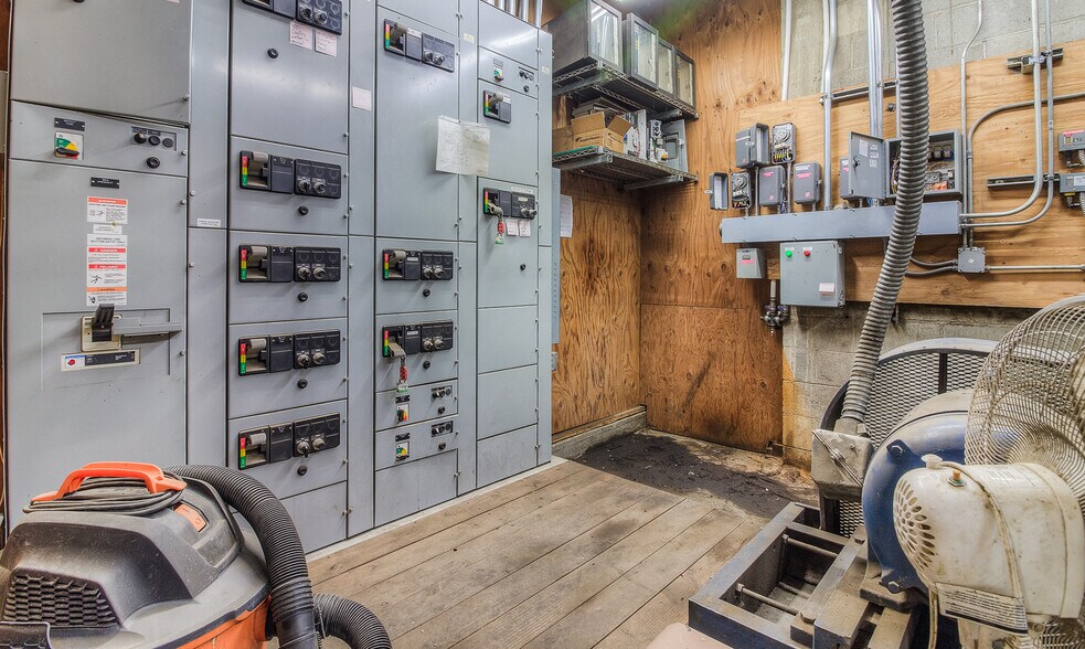 More Photos Of 91 Charlie Ln, Naches Warehouse For Sale