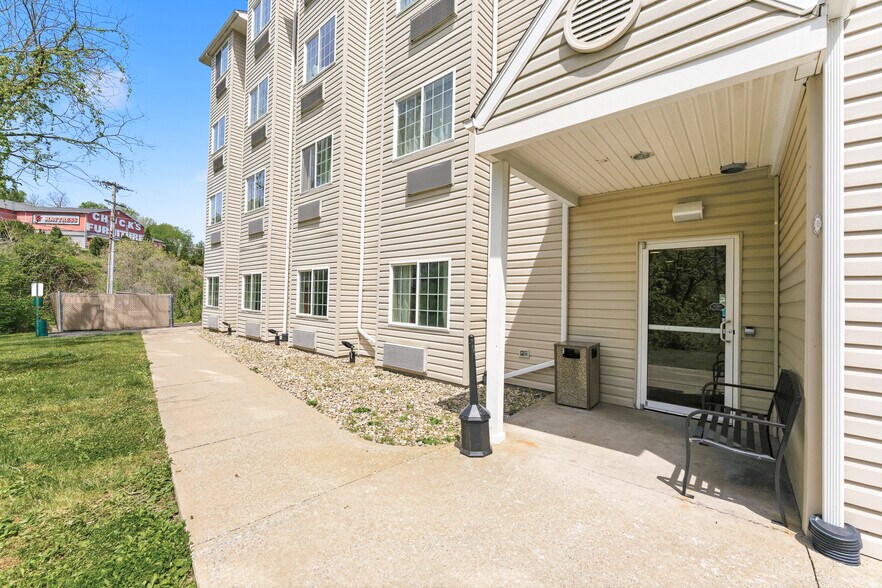 More Photos Of 15 Lawless Rd, Morgantown Hotel For Sale