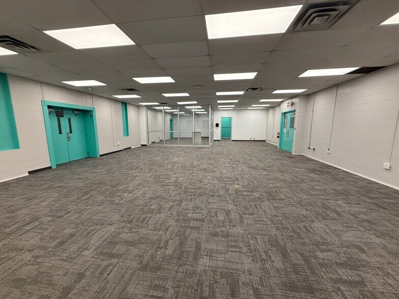 More Photos Of 2960 W Enon Rd, Xenia Flex For Lease