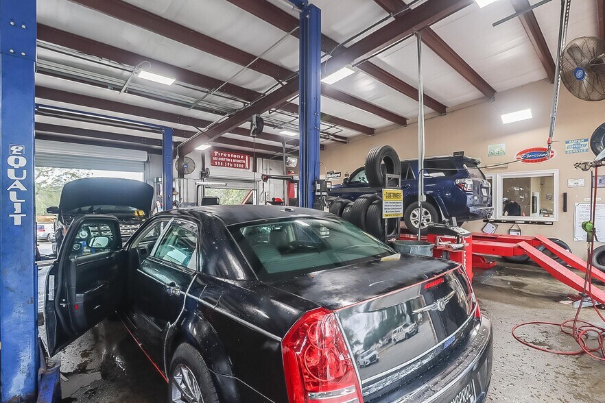 More Photos Of 4283 Popps Ferry Rd, Diberville Auto Repair For Sale